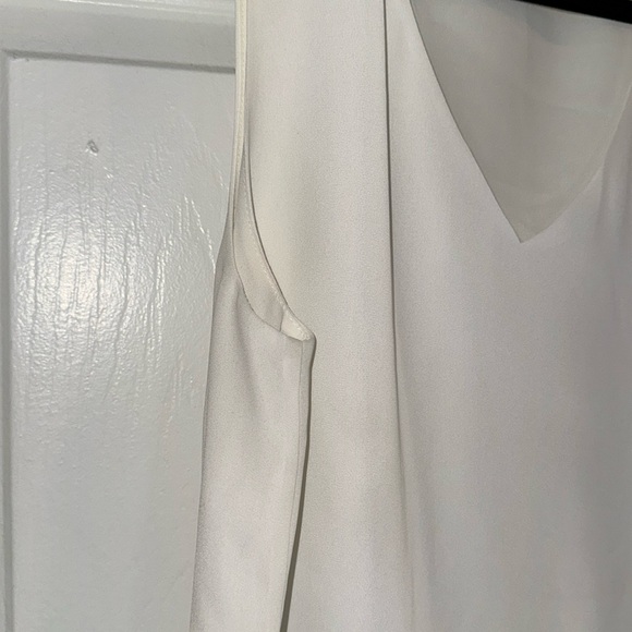 Aritzia Babaton Blouse - Picture 9 of 9